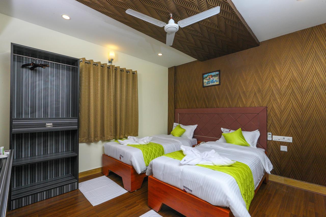 Royal Grand Bed & Breakfast Tambaram Bagian luar foto