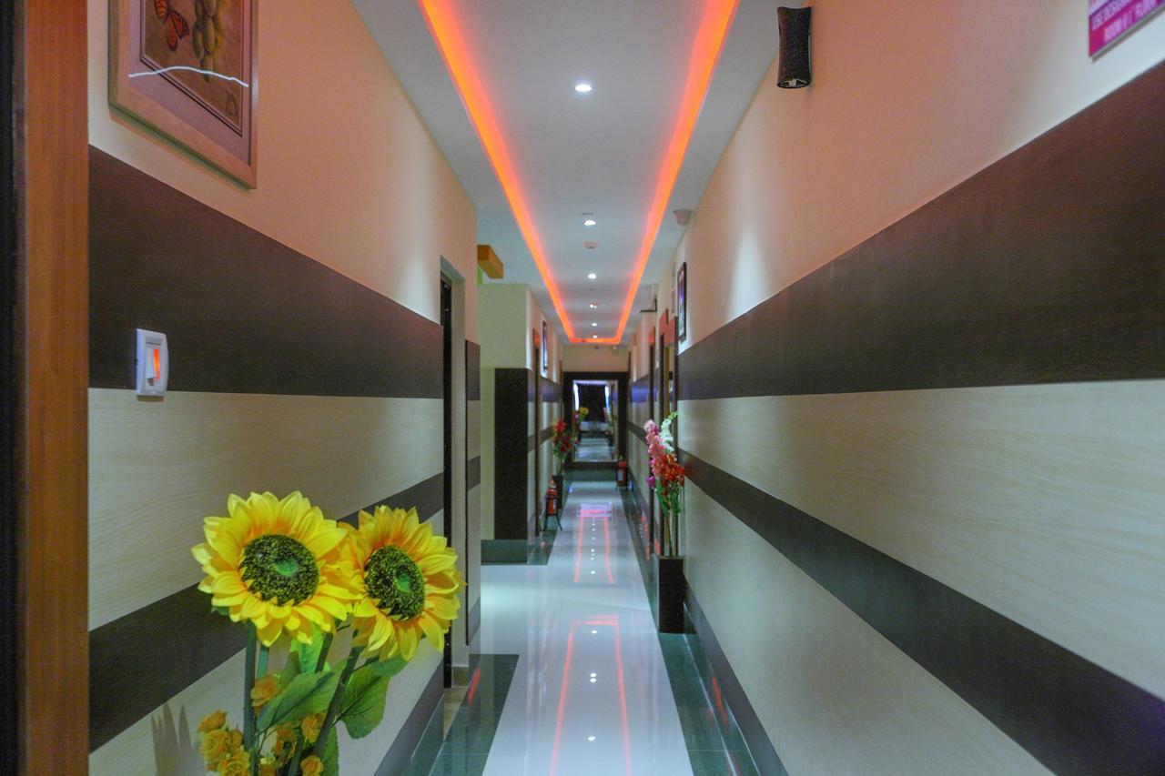 Royal Grand Bed & Breakfast Tambaram Bagian luar foto